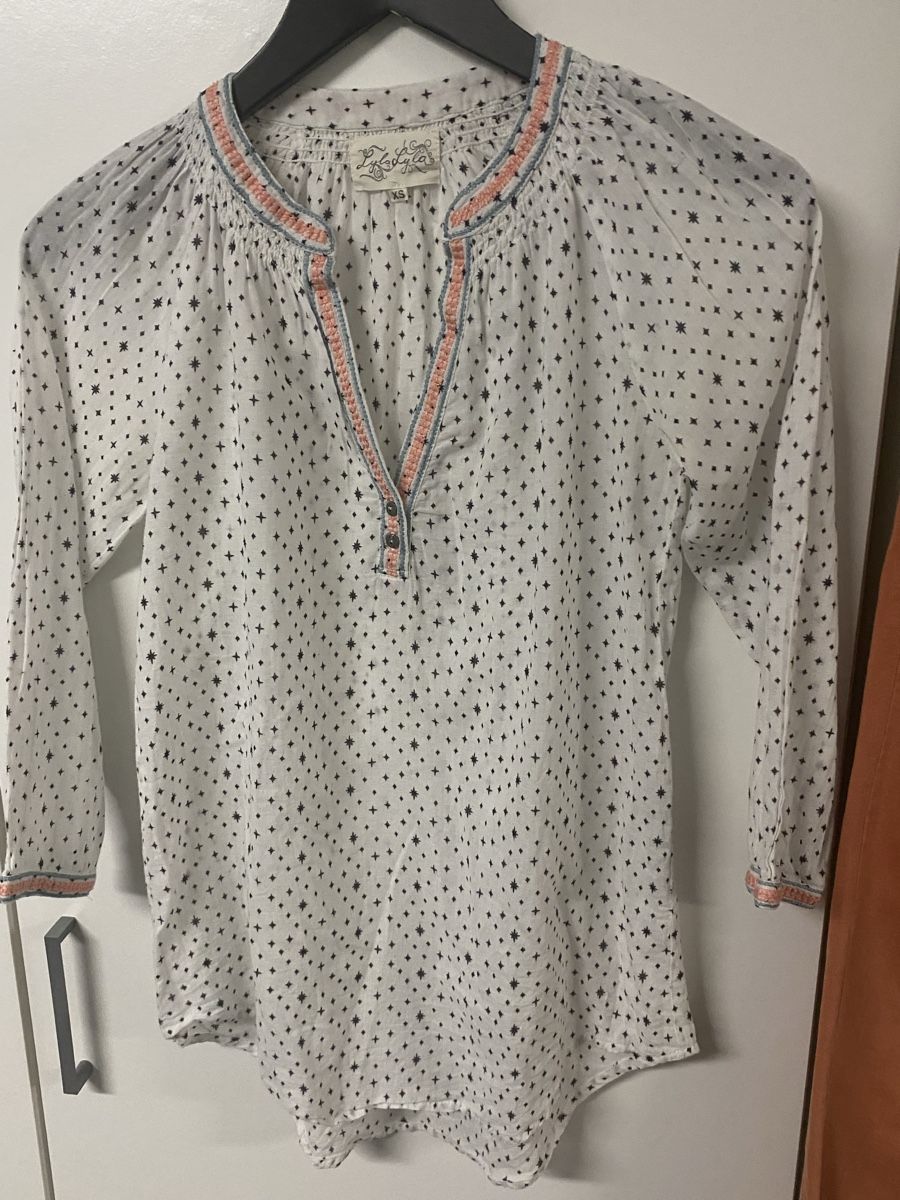 Blusen: Bluse Layla Layla Gr. XS – Gebraucht aus Biel-Benken BL von PANORMUS 1