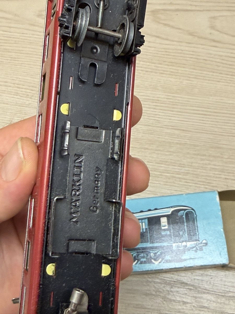 Märklin Modelleisenbahnen: Marklin Speisewagen SBB CFF 4035 HO – Gebraucht aus Herzogenbuchsee von ioa_zcm6 3