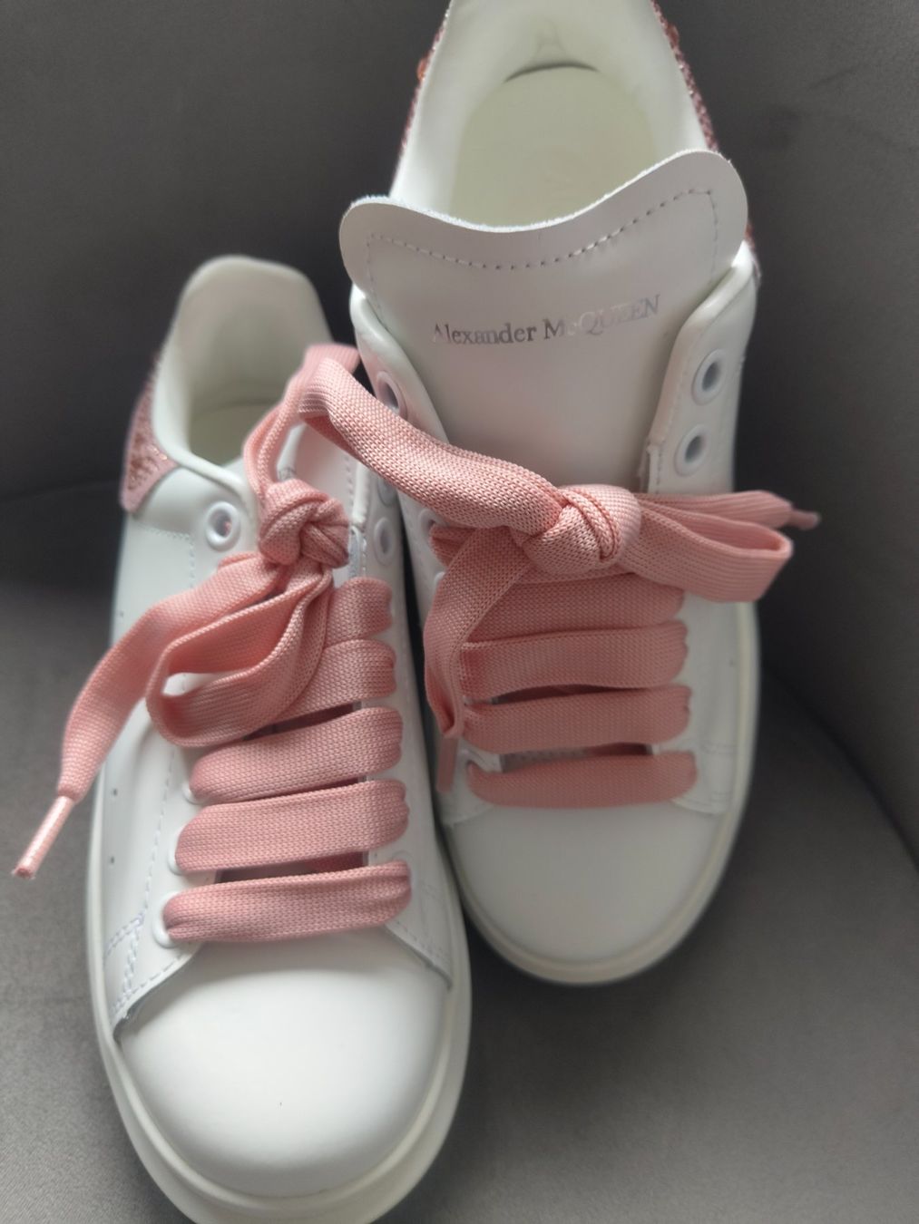 Alexander Mcqueen Scarpe da donna: Tenis – Nuovo (secondo la descrizione) da Grand-Lancy venduto da ana_7y2f