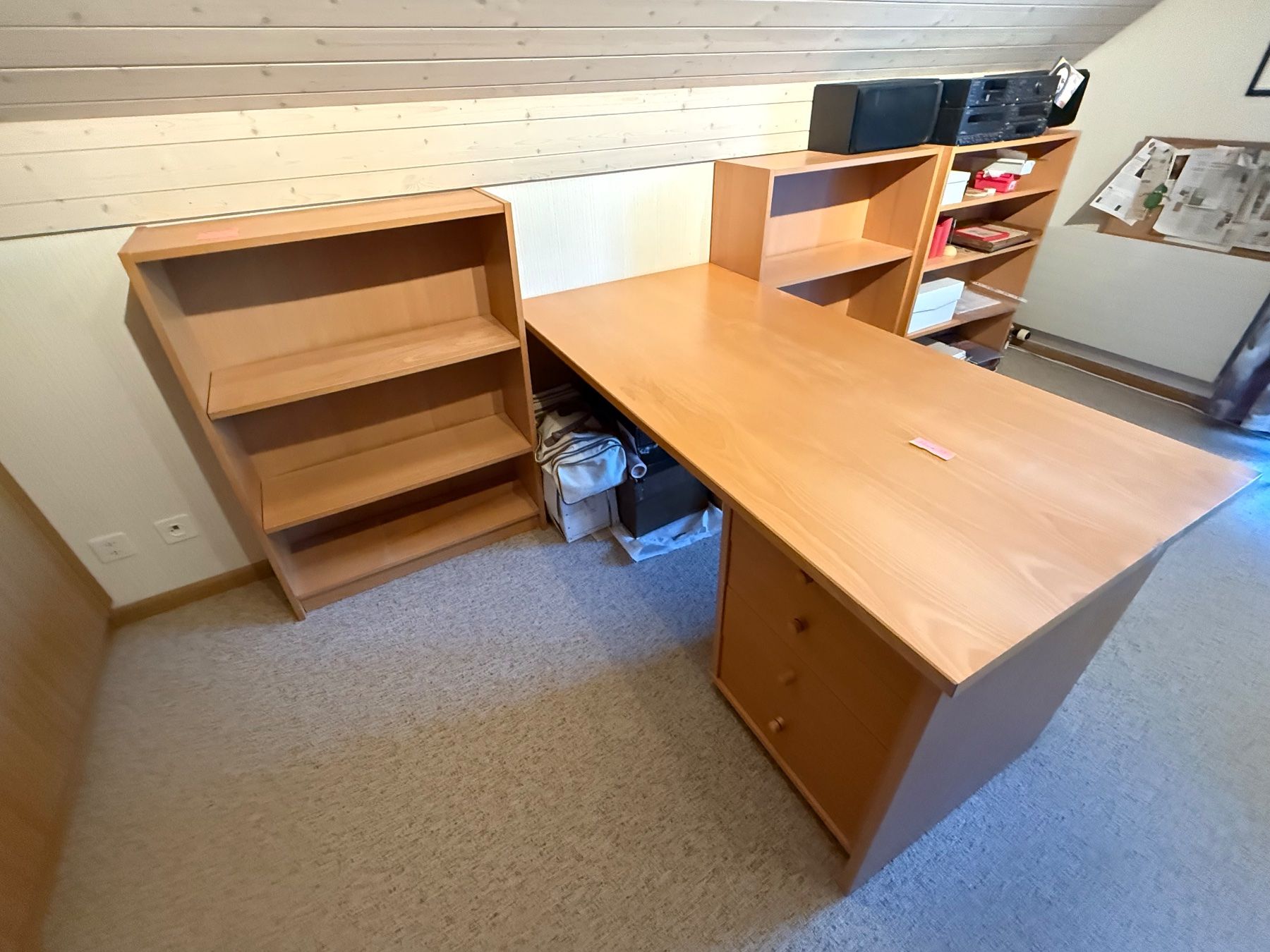 Scrivanie: Gratis: Pult mit Schubladenelement – Usato da Schupfart venduto da Penichette417
