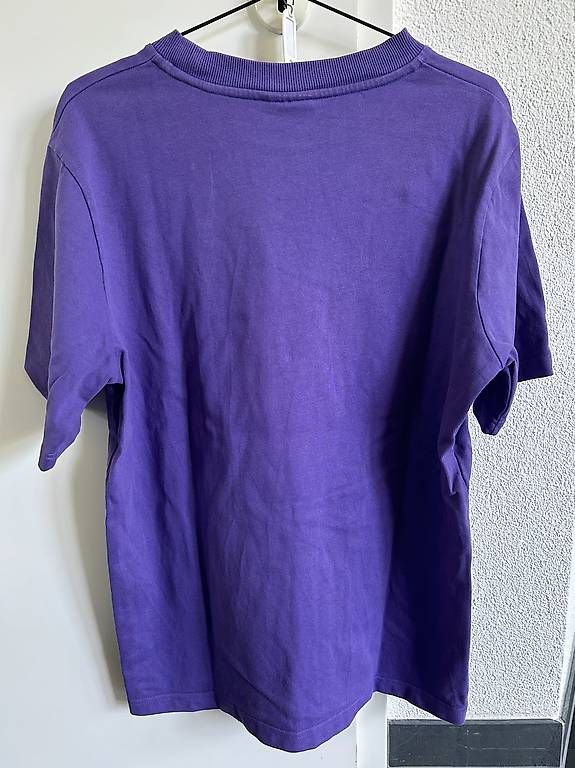 T-Shirts: Peso T-Shirt violett – Gebraucht aus Schaffhausen von nicola.wo 1