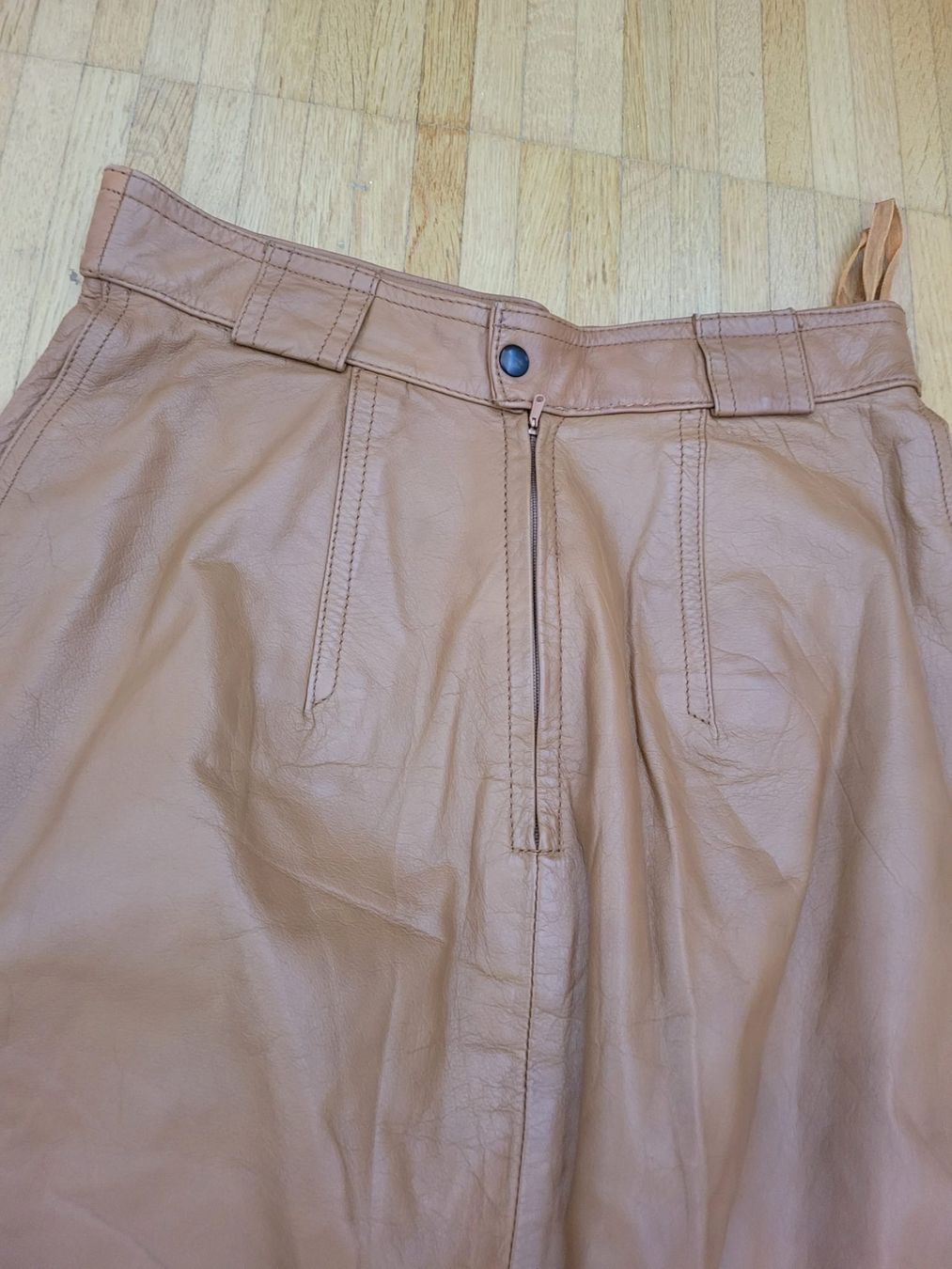 Gonne: Jupe crayon en cuir véritable vintage – Usato da Villars-sur-Glâne venduto da vie_5d9b 5