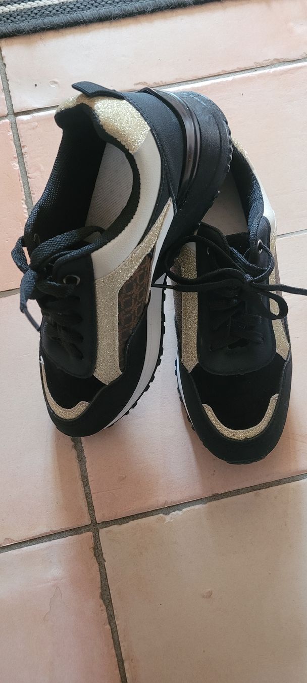 Chaussures femmes: Basket 38 tendance – Neuf (Voir description) à Echallens par frimousse2008
