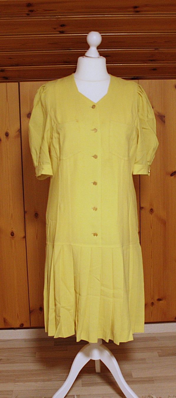 Vestiti: Kleid Goldschmidt gelb Gr. M – Difettoso da Flüelen venduto da Diversicum-Vintage