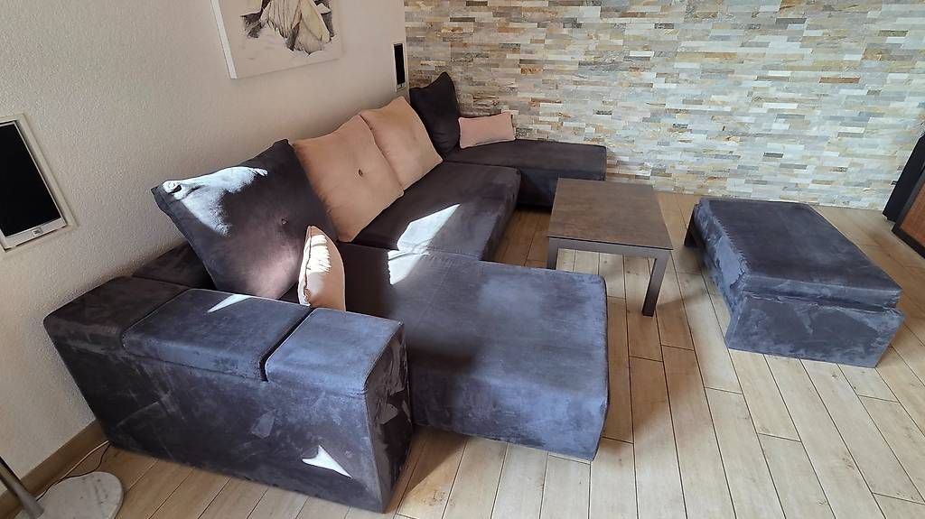 Sofas: Canapé et pouf – Gebraucht aus Chapelle (Glâne) von Ccau0 1