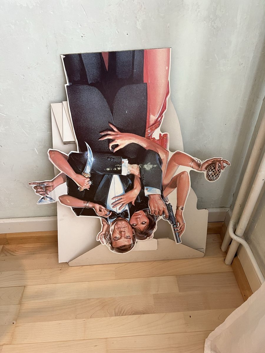 Poster & Bilder: James Bond Octopussy Werbeposter/Figur Karton – Gebraucht aus Allschwil von  9
