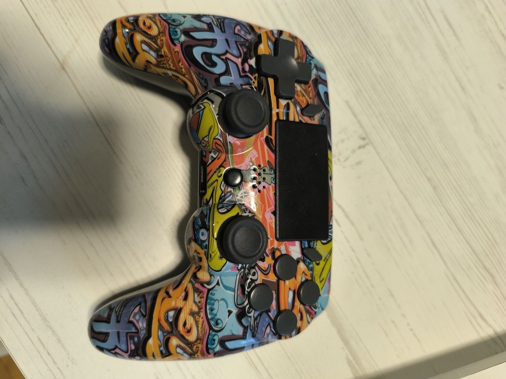 Console: Gaming Controller PS4 Design Graffiti gebrauchter Zustand – Usato da Euthal venduto da Brzie 1