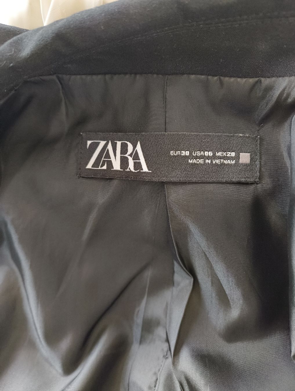 Zara Completi & Tailleur: 2 Zara BlazerGr. 38 Schwarz und Grau – Usato da Uitikon Waldegg venduto da PJLS1 3