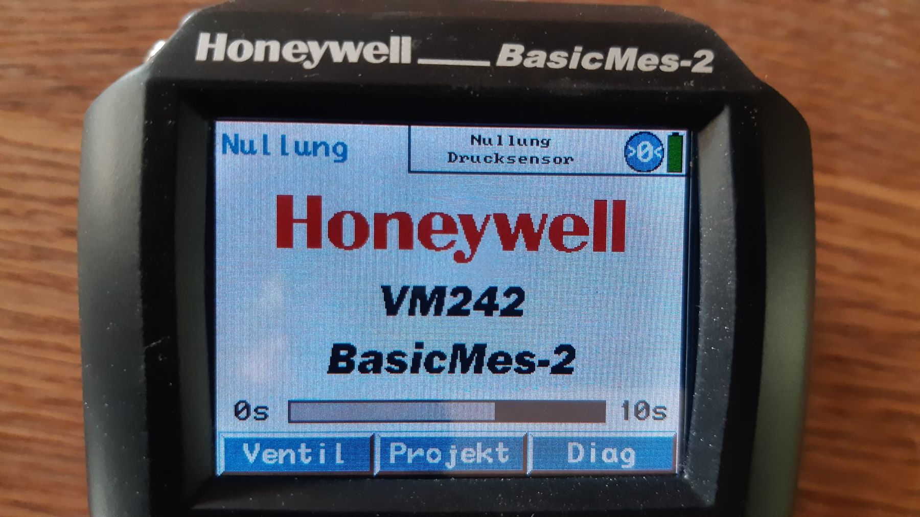 Honeywell Messen: Honeywell VM242 BasicMes-2, tragbarer Durchflussmesscomputer – Gebraucht aus Oey von Parkplatzbrocki