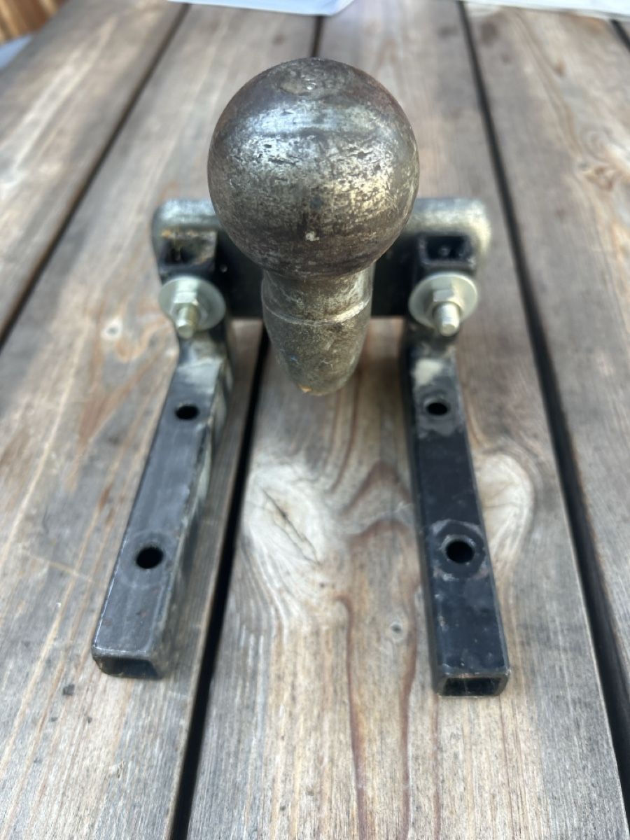 Ganci per rimorchio: Anhängerkupplung gebraucht – Usato da Burgistein venduto da Franks-Design 1
