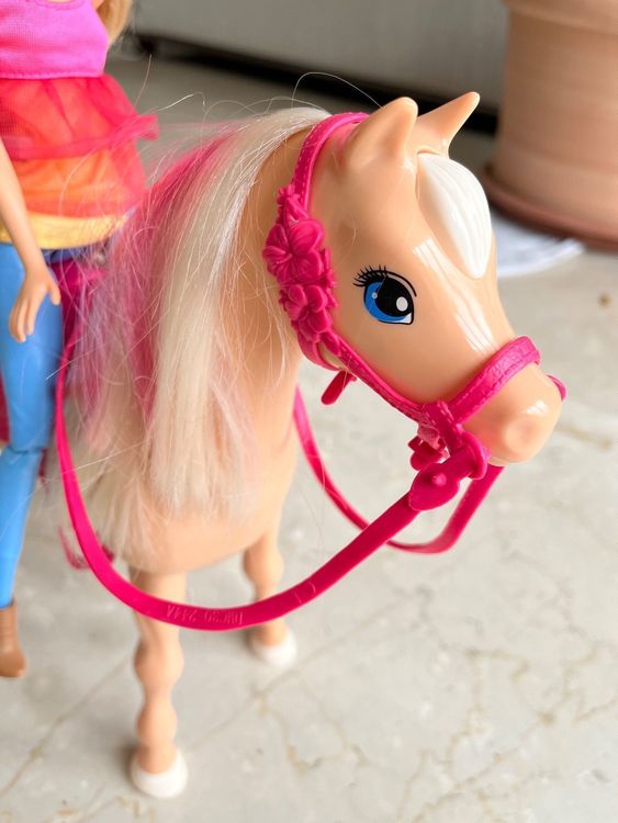 Poupée Barbie et son cheval de danse