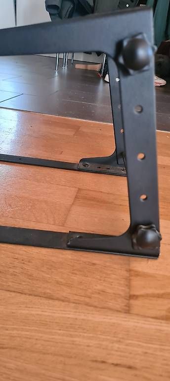 Racks & Supports: Laptop ständer – D'occasion à Herzogenbuchsee par lpo_757q