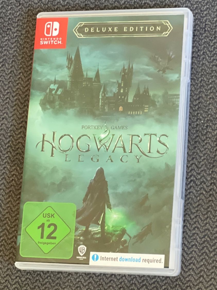 Nintendo Console: Hogwarts Legacy Deluxe - Nintendo Switch – Usato da Neuchatel venduto da jaz_77ly
