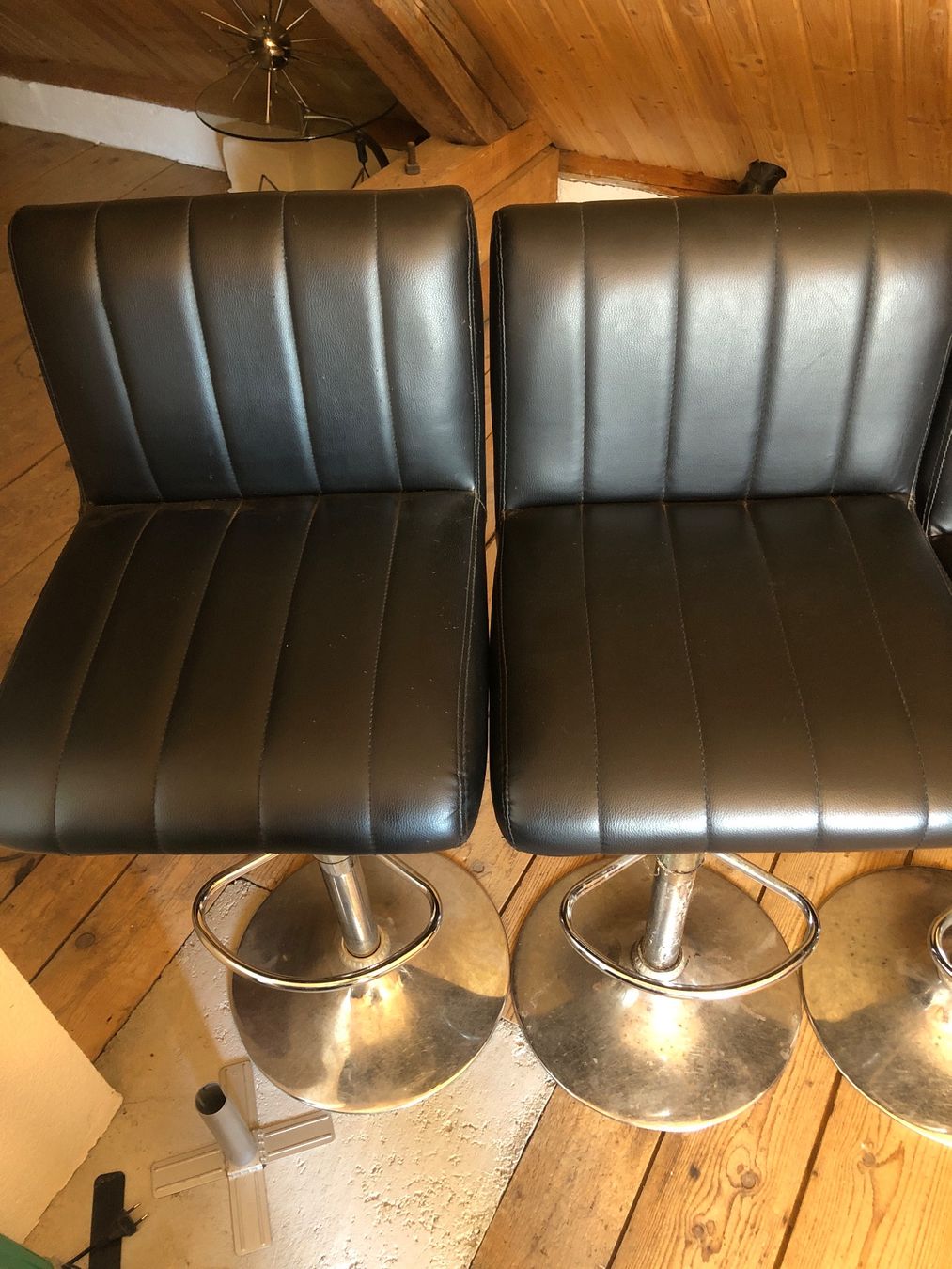 Hochstühle: 4 chaises de bar réglables – Gebraucht aus Chénens von Touta1franc 2