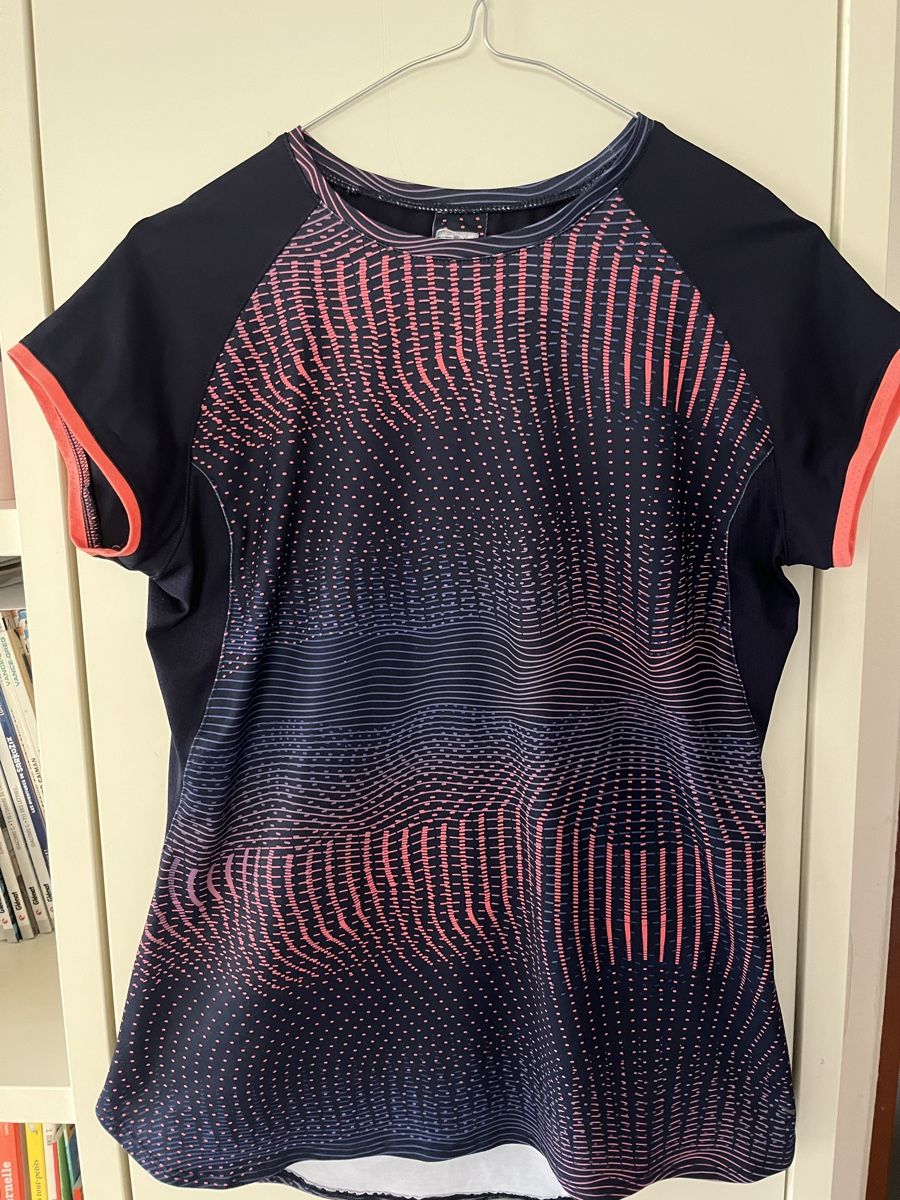 Blusen, T-Shirts & Tops: Décathlon: T-shirt Gr. 14/15J. – Gebraucht aus Baden von frb_2cjk 2
