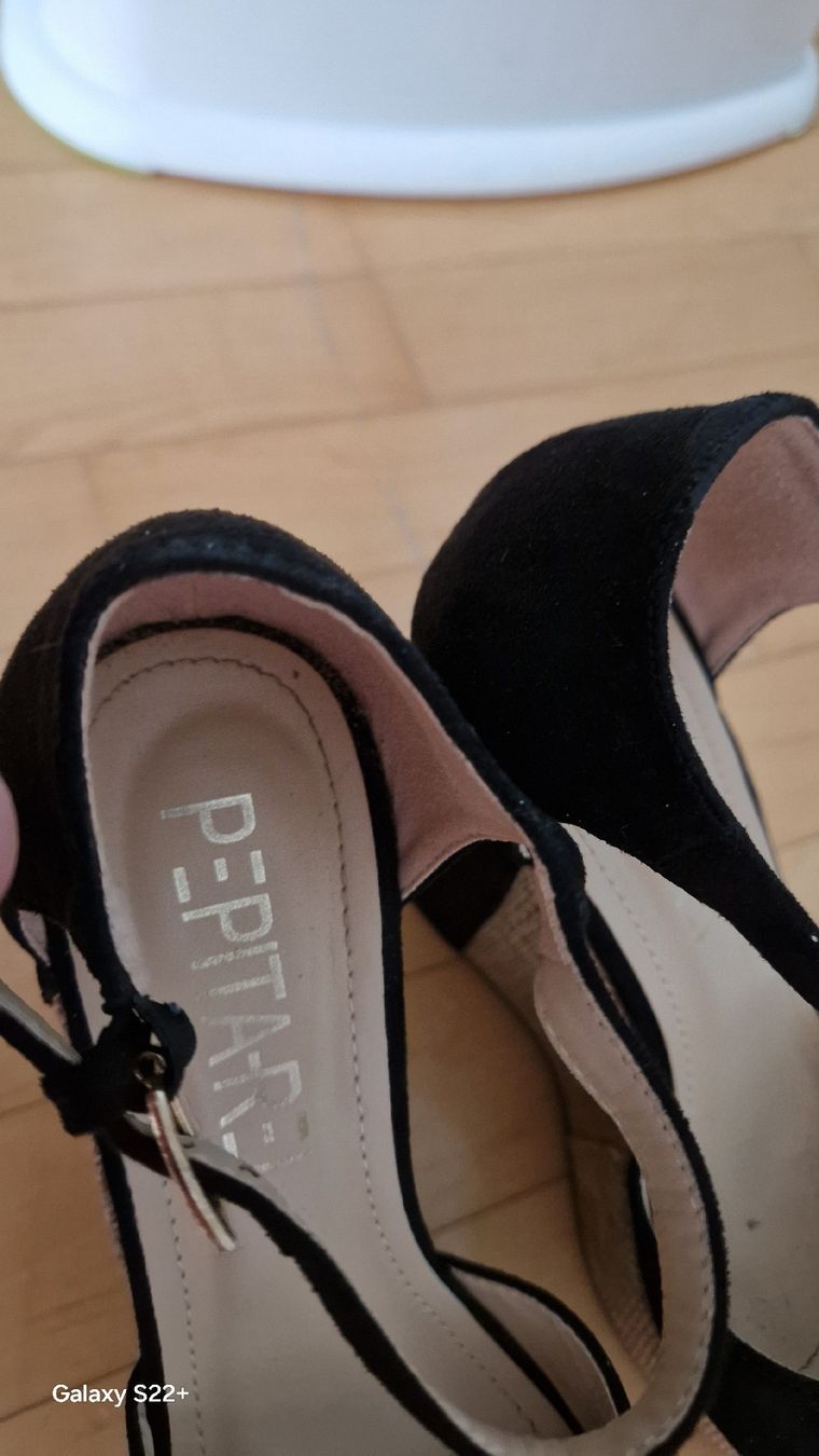 Scarpe da donna: Schuhe mit schwarzem Keil Größe 38 Piplar – Usato da Uetikon am See venduto da val_5xsw 3