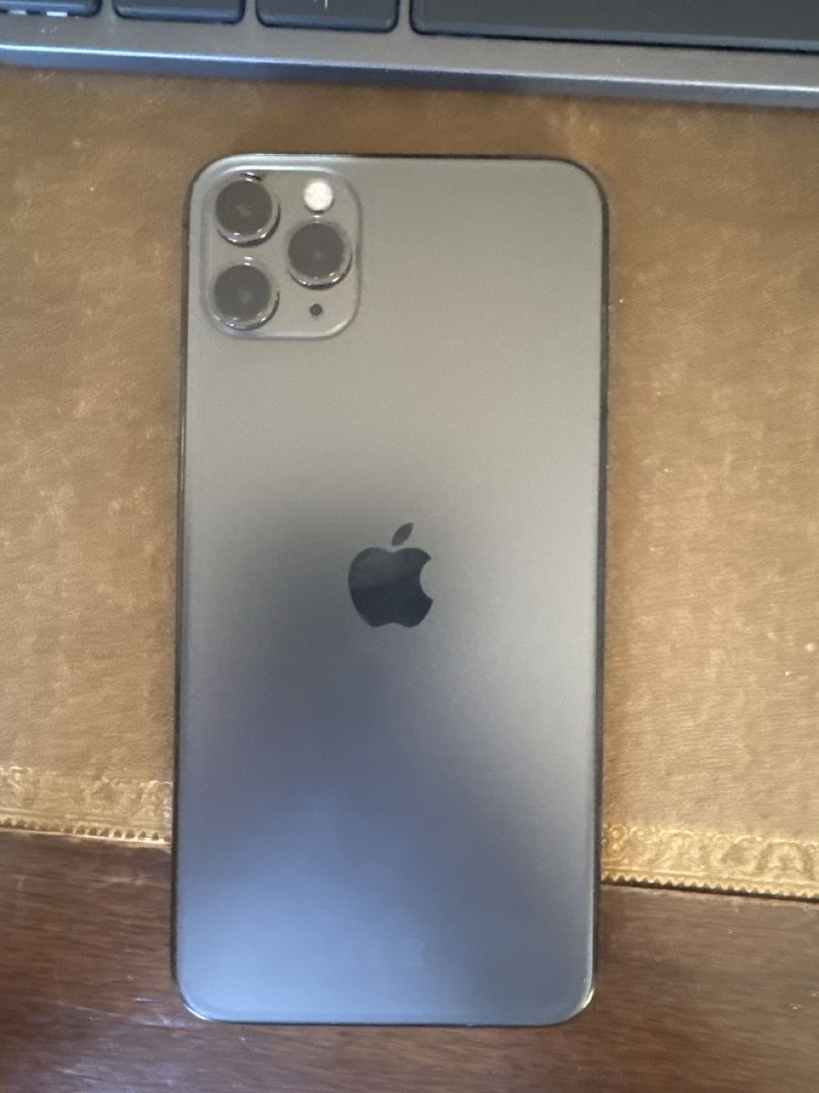 Apple Telefoni cellulari / Smartphones: iPhone 11 Pro Max – Usato da Granges-Marnand venduto da chr_gg86 1