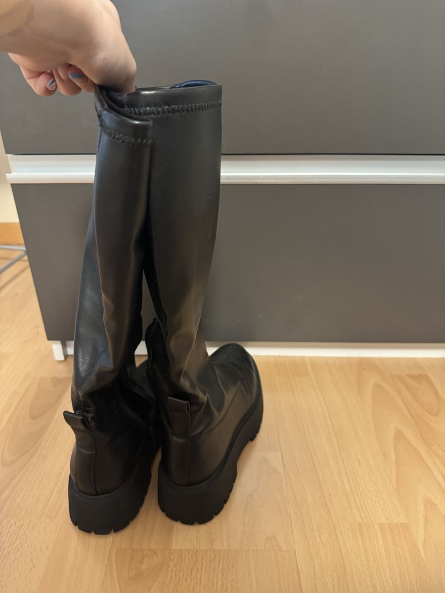 Stradivarius Scarpe da donna: Stradivarius Stiefel schwarz Plateau Grösse 38 – Usato da Heiden venduto da Sarah139 4