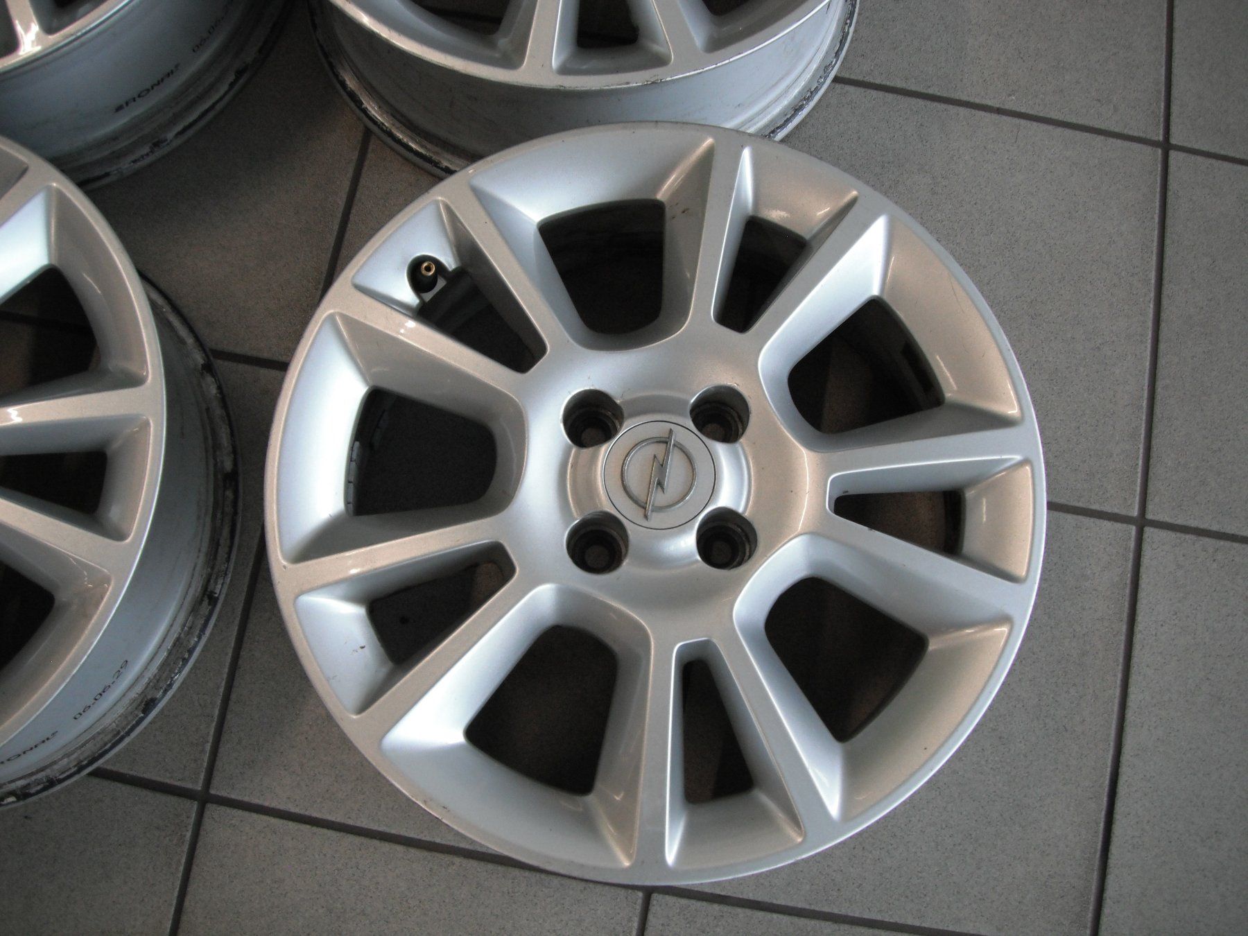 Opel Felgen: Alufelgen 6x16 Opel Corsa D und E – Gebraucht aus Ruswil von Waldhuesli 1