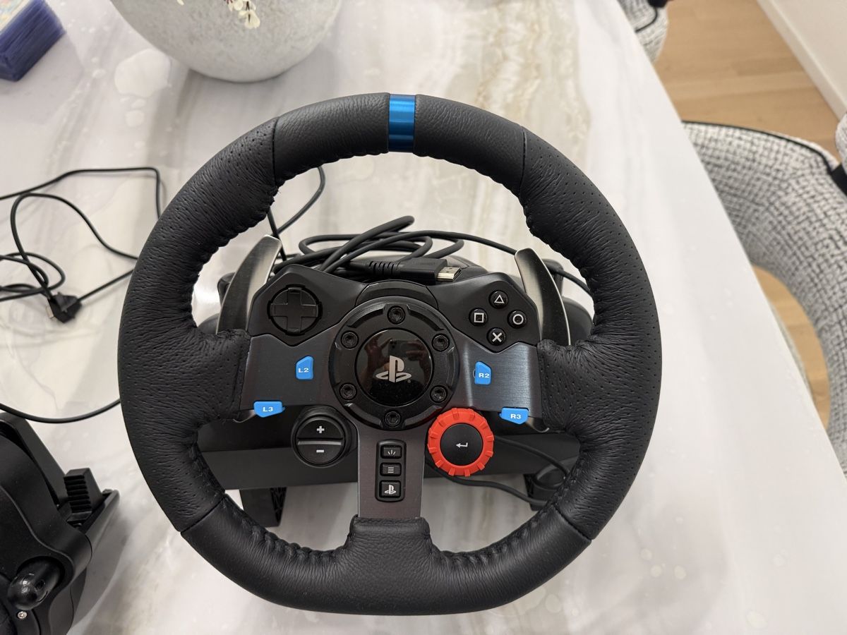Logitech Manettes: Logitech G29 Driving Force + Pedale + Shifter – D'occasion à Spreitenbach par lir_qj52 1