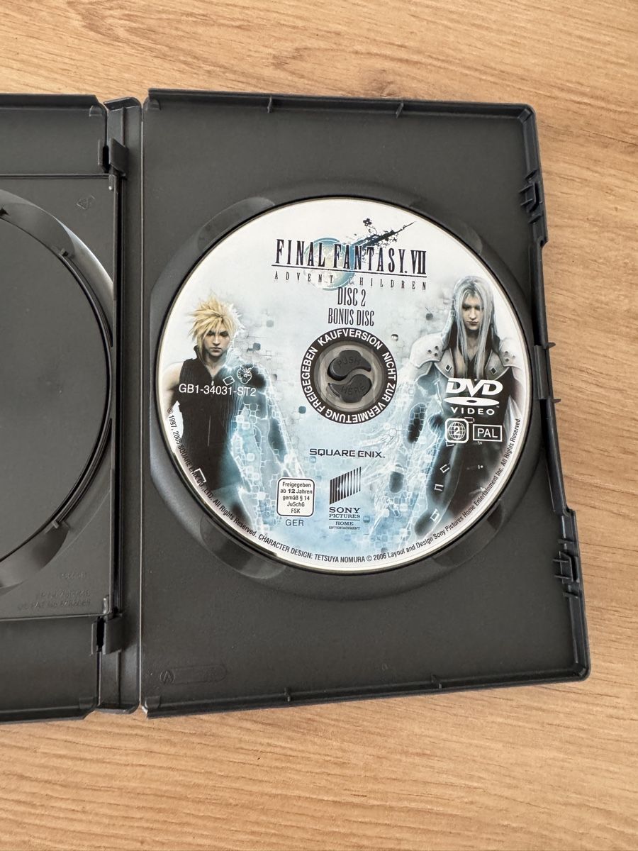 Tutti i DVDs: Final Fantasy VII Special Edition 2 DVDs – Usato da Biberist venduto da etesummer 3