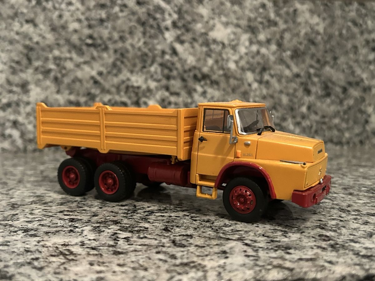 Kits de montage: Henschel Kipper, 1:50 – D'occasion à Horw par Tigercat635 2