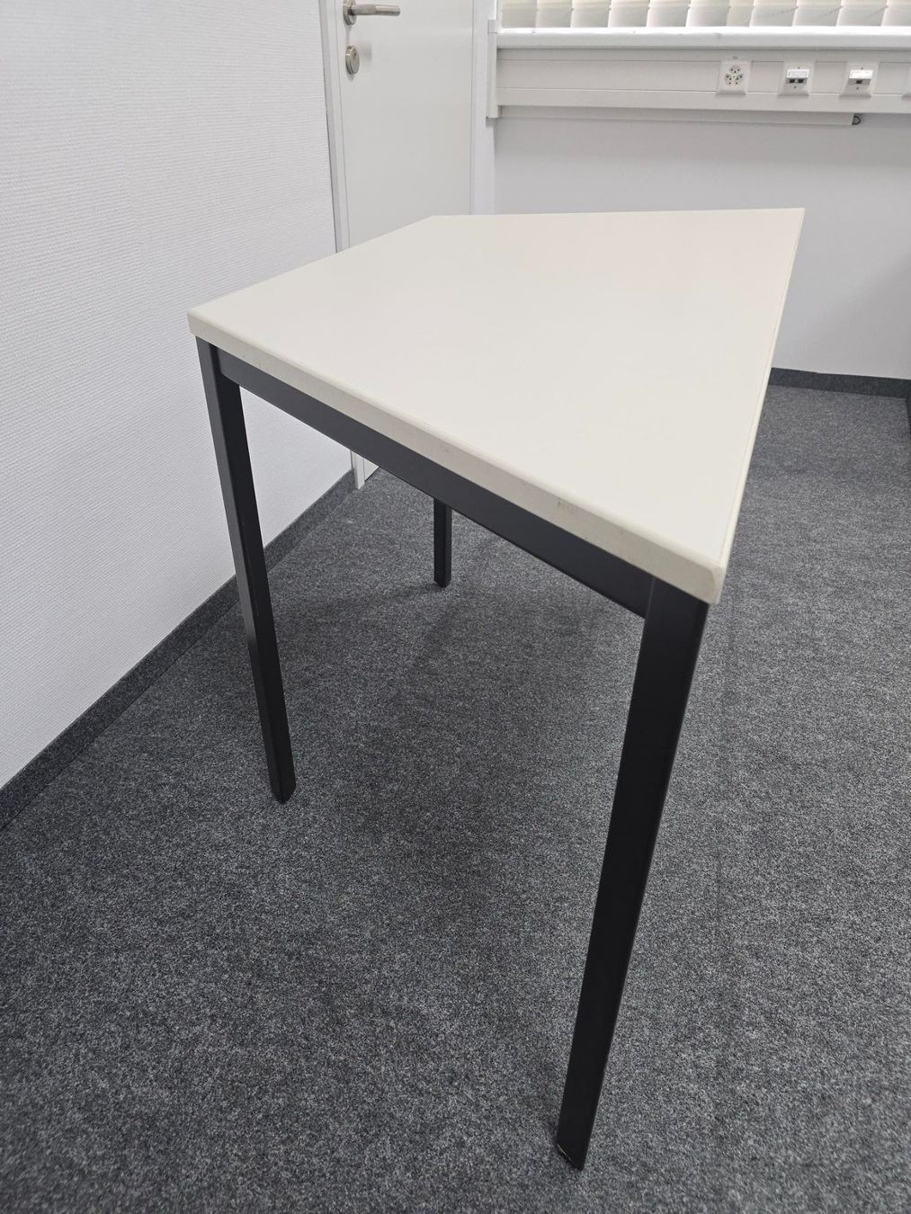 Tavoli: Arbeitstisch - 12 Stk verfügbar – Usato da Bremgarten AG venduto da outdoorlounge 1