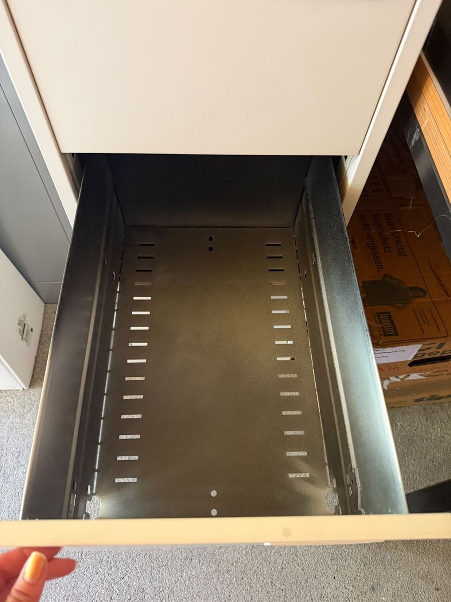 Schränke: Metalschrank mit 4 Schubladen  – Gebraucht aus forch von Draechli789 3