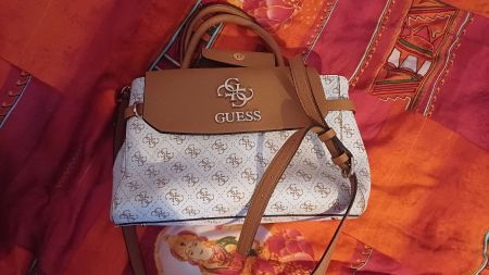 Guess Handtasche, neuwertig, Beige/Weiss Top Zustand! (53)