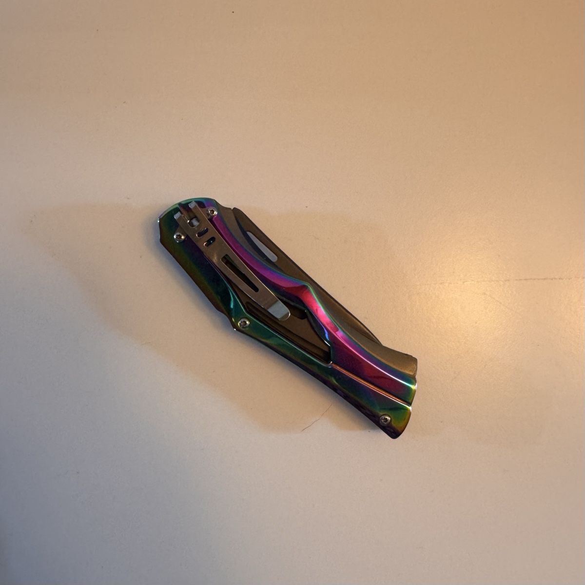 Couteaux de poche: Klappmesser Regenbogen Optik – Neuf (Voir description) à Aeschi b. Spiez par sch_nyv9