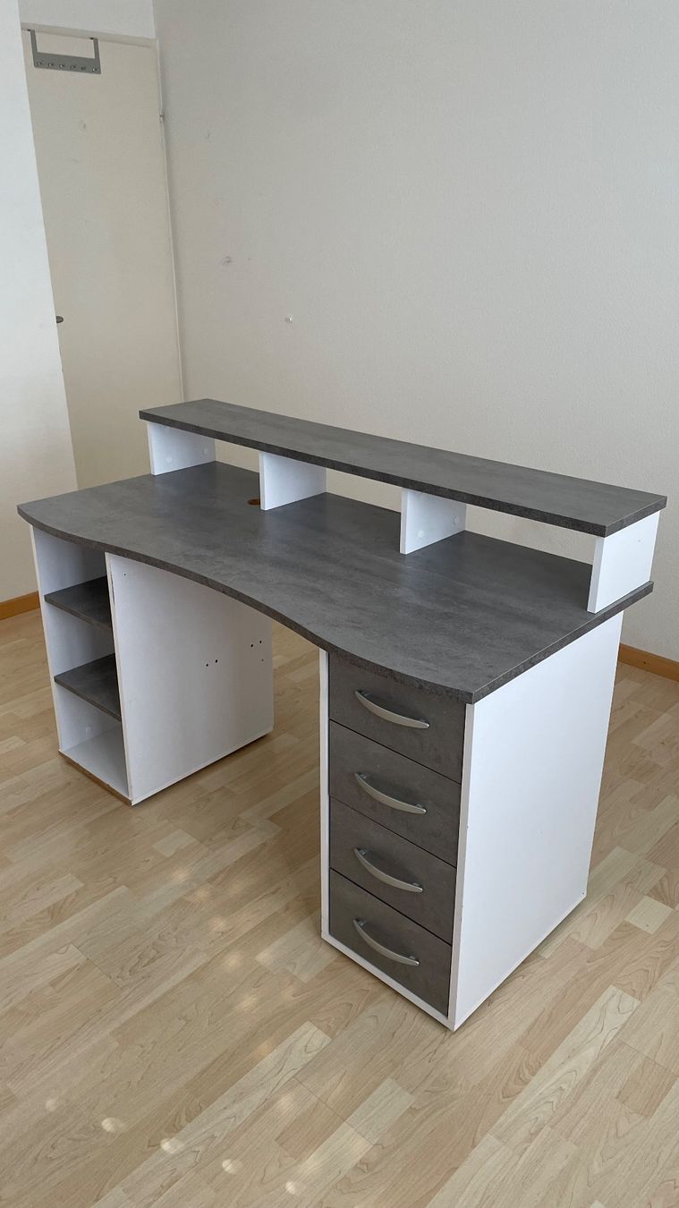 Bureaux: Schreibtisch Conforama – D'occasion à Winterthur par luc_n5rb 1