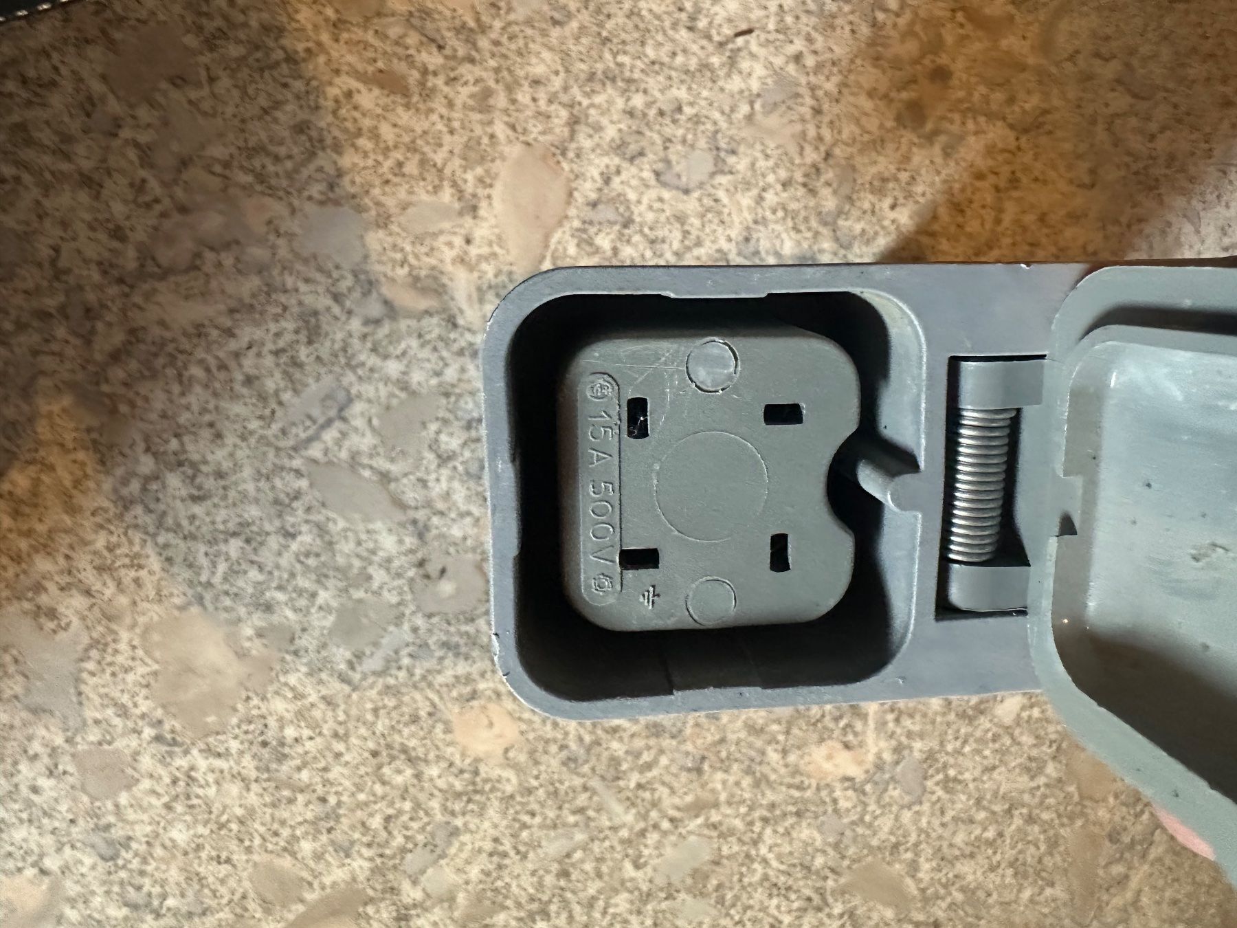 Spine: J15/4 Polig Mehrfachstecker,  Doppelstecker – Usato da Huttwil venduto da Bolpa 4