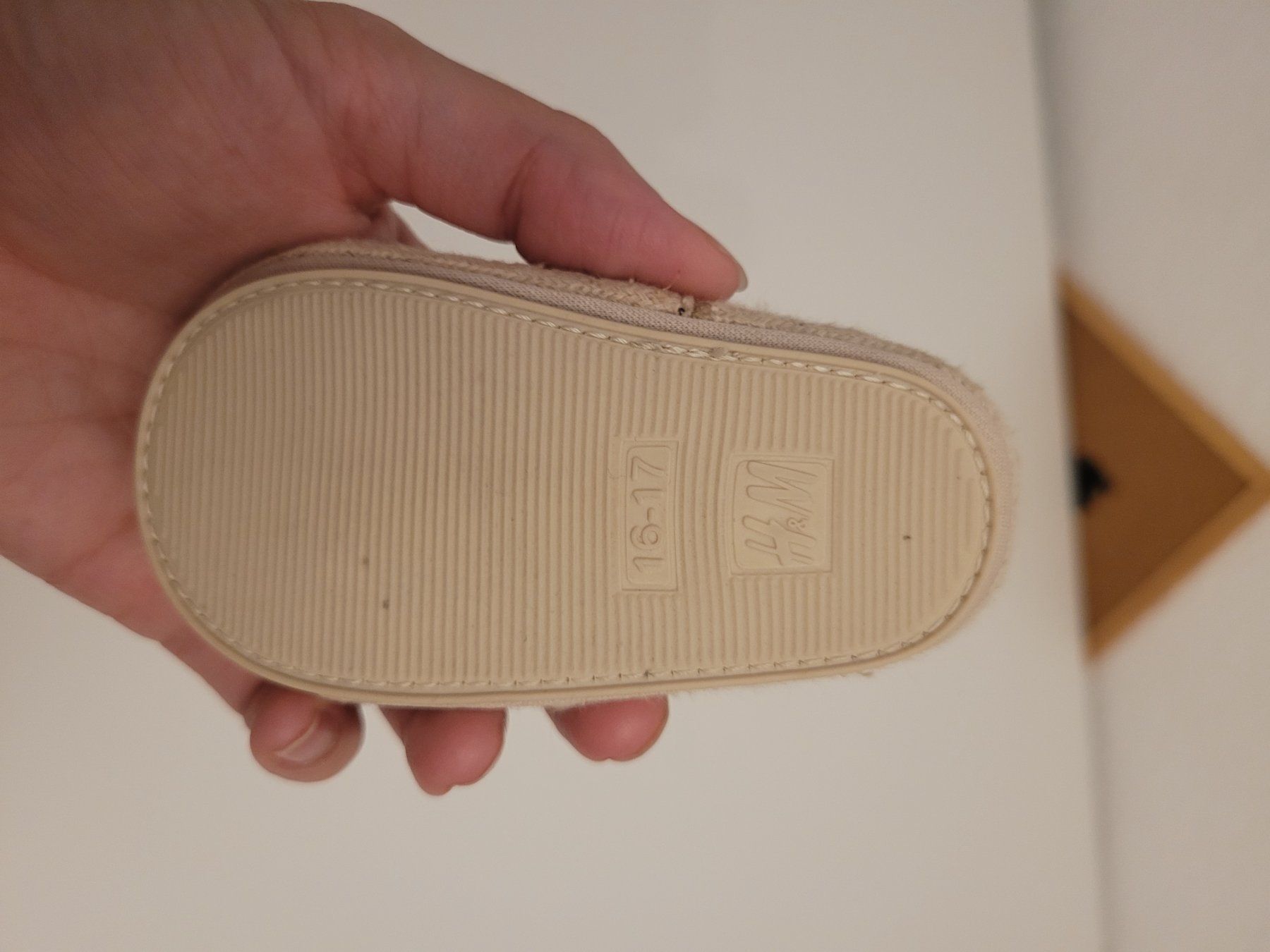 Scarpe per ragazzi: Schuhe gr. 16/17 – Usato da Inwil venduto da Flower2325 1