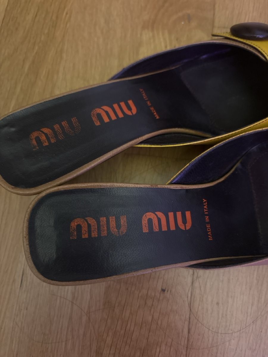 Miu Miu Scarpe da donna: Miu Miu Vintage Clods 90s – Usato da Bern venduto da LoveVintageY2K 3