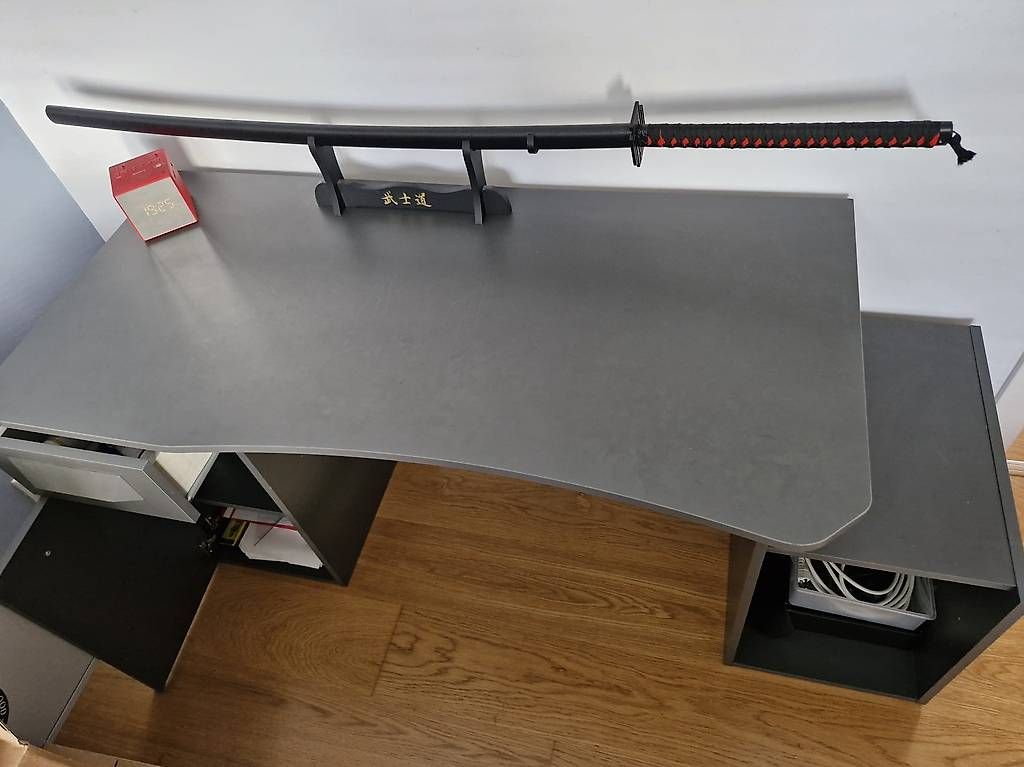 Scrivanie: Bureau pratique et nombreux rangements – Usato da Botterens venduto da abi_tz2g 2