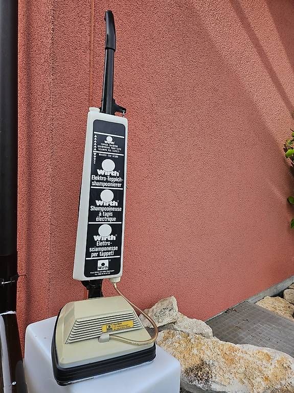 Tutte le macchine: Teppichreinigungsmaschine – Usato da Münchwilen venduto da eri_cjx8