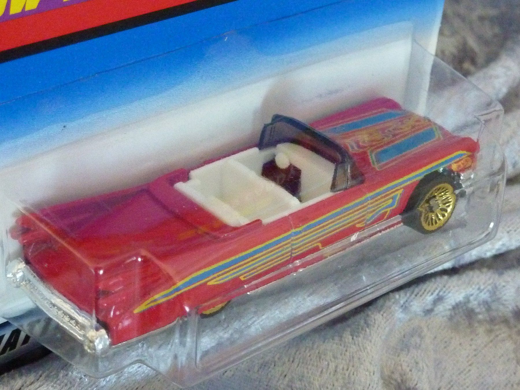 Hot Wheels Modellini d'auto: Caddilac Convertible rot 1959  1:64 – Nuovo e nell'imballaggio originale da Dürrenäsch venduto da Cobra1ch 3