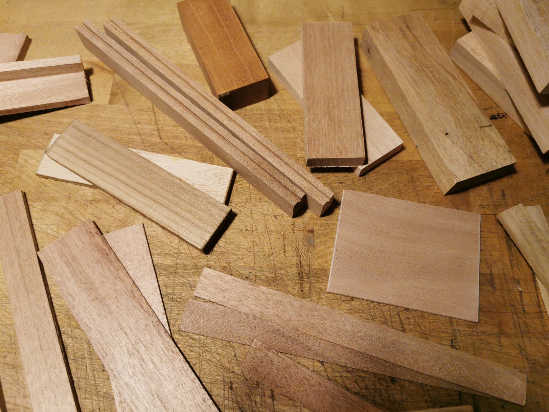 Articles en bois: Zedern Holz Klötze / Holzreste – D'occasion à Wetzikon ZH par Tothart 3