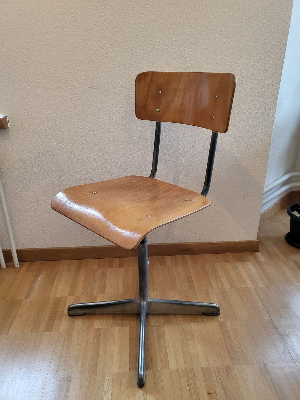 Sedie: Vintage Schulstuhl – Usato da St. Gallen venduto da ceppli