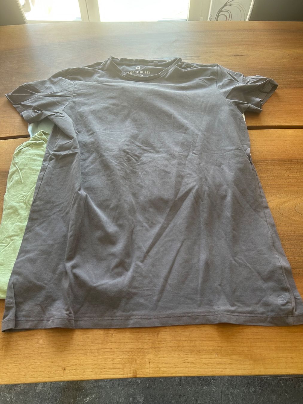 Lotti di vestiti: 4 T-Shirts Basic-Style, casual Sommerlook, Grösse M – Usato da Schötz venduto da chousan 4