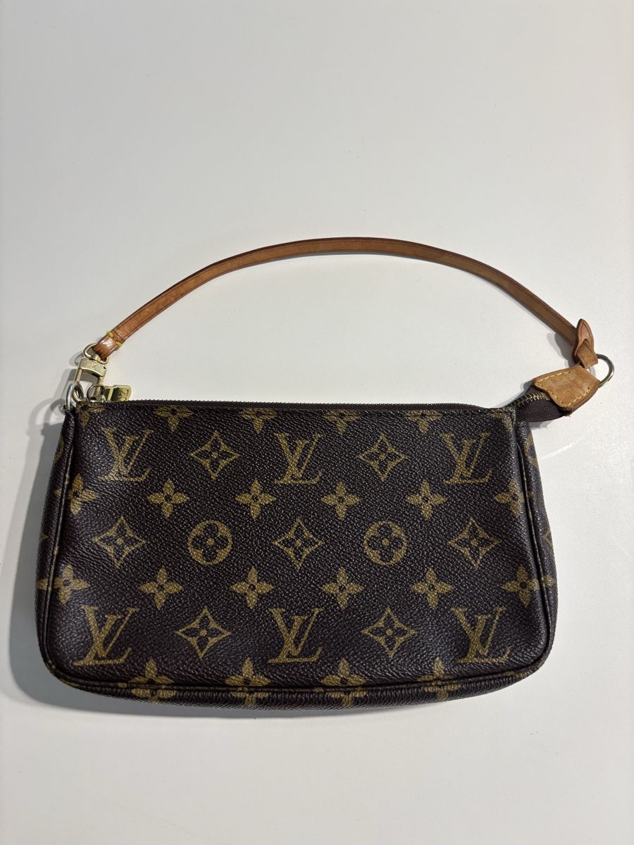 Louis Vuitton Taschen für Damen: Louis Vuitton Pochette  – Gebraucht aus Höri von Celine.11