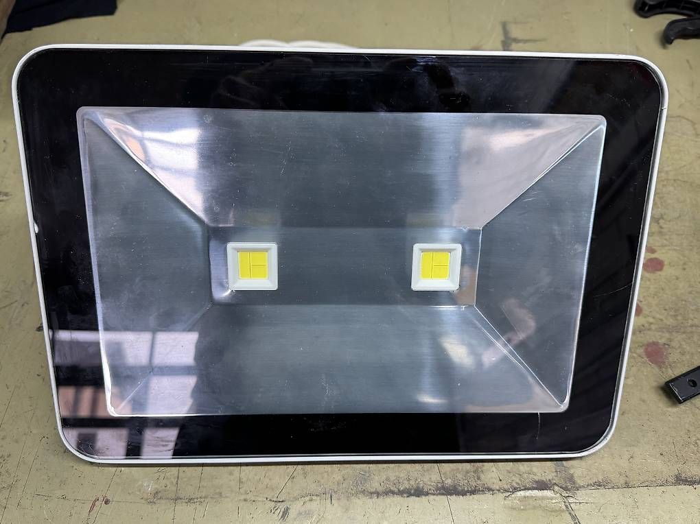 Lampes: Ayce LED Strahler 80W – D'occasion à Beckenried par chef3945 1