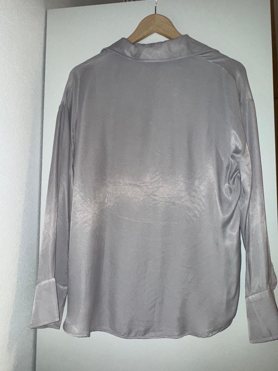 Zara Camicette: Elegante Bluse seidendes Material – Usato da Zofingen venduto da ismail01a 1