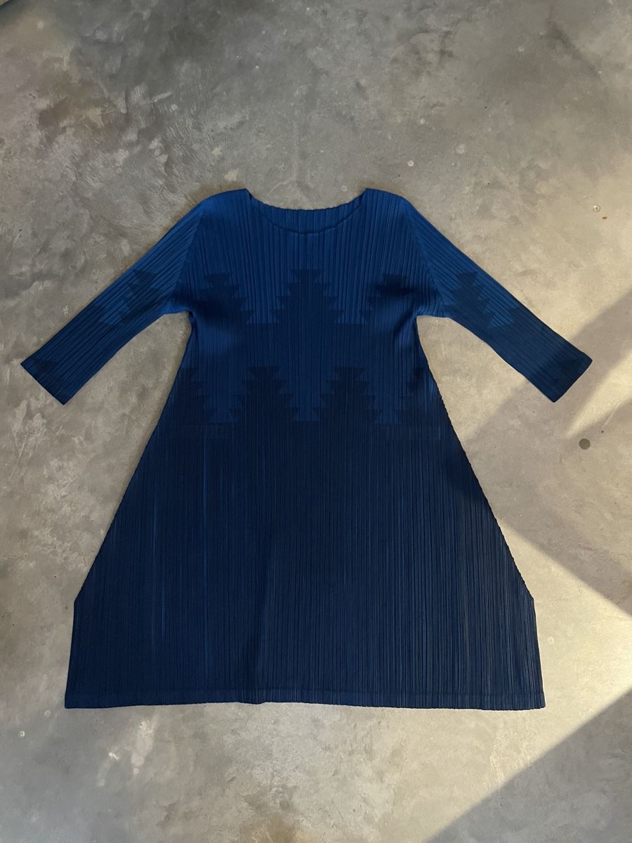 Issey Miyake Robes: Issey Miyake Pleats Please Kleid blau – D'occasion à Eglisau par lia_c7ny 2