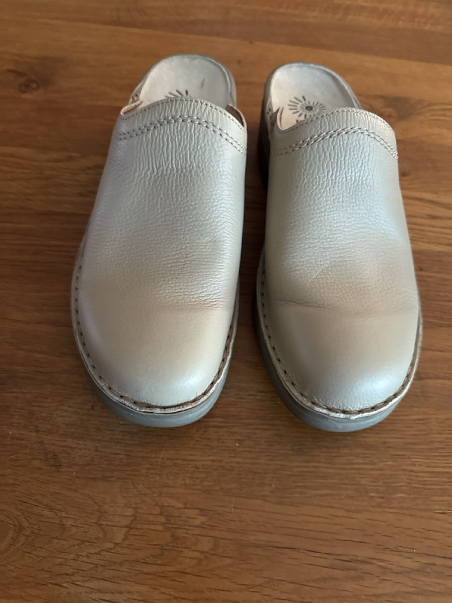 Helix Scarpe da uomo: Neue Helix Damen Clogs Gr 44 – Nuovo e nell'imballaggio originale da Therwil venduto da Schneefra1