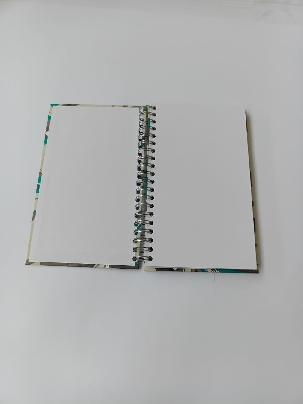 Schreibblöcke: Schönes Hardcover Notizbuch Handarbeit – Neu und originalverpackt aus Wängi von Ladys_First 2