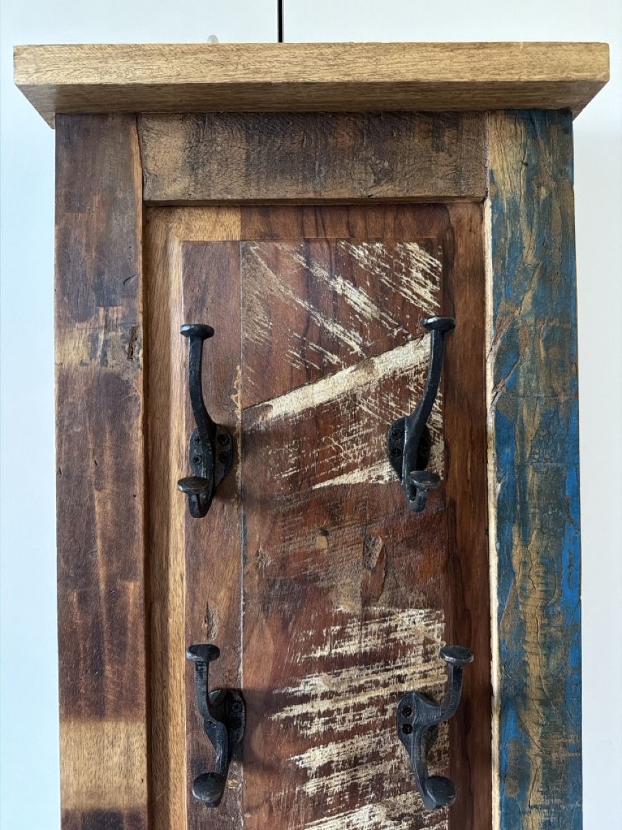 Guardaroba: Garderobe aus Altholz, Wandbefestigung. – Usato da Biberist venduto da Momo33 1