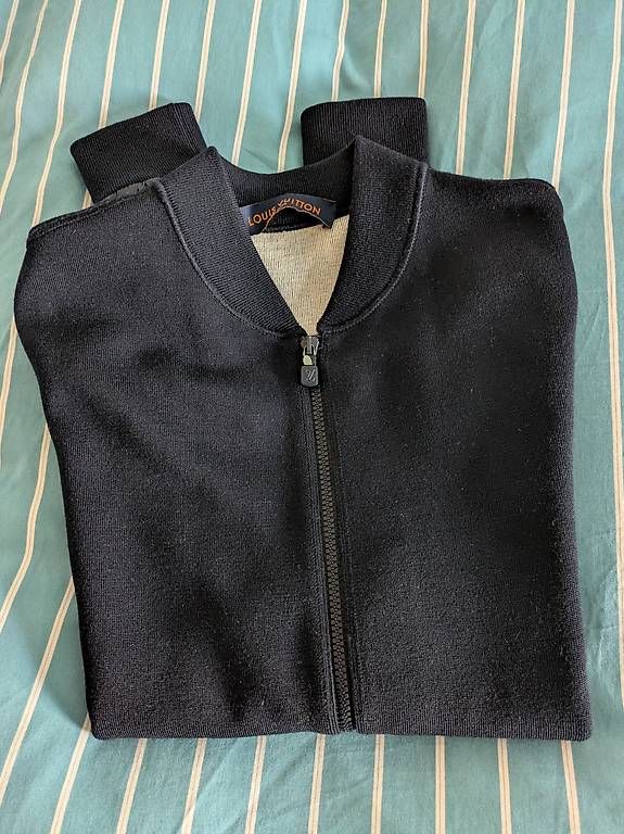 Jacken: Louis Vuitton Monogram Sleeve Bomber Grösse M – Gebraucht aus Pratteln von Mafium 3
