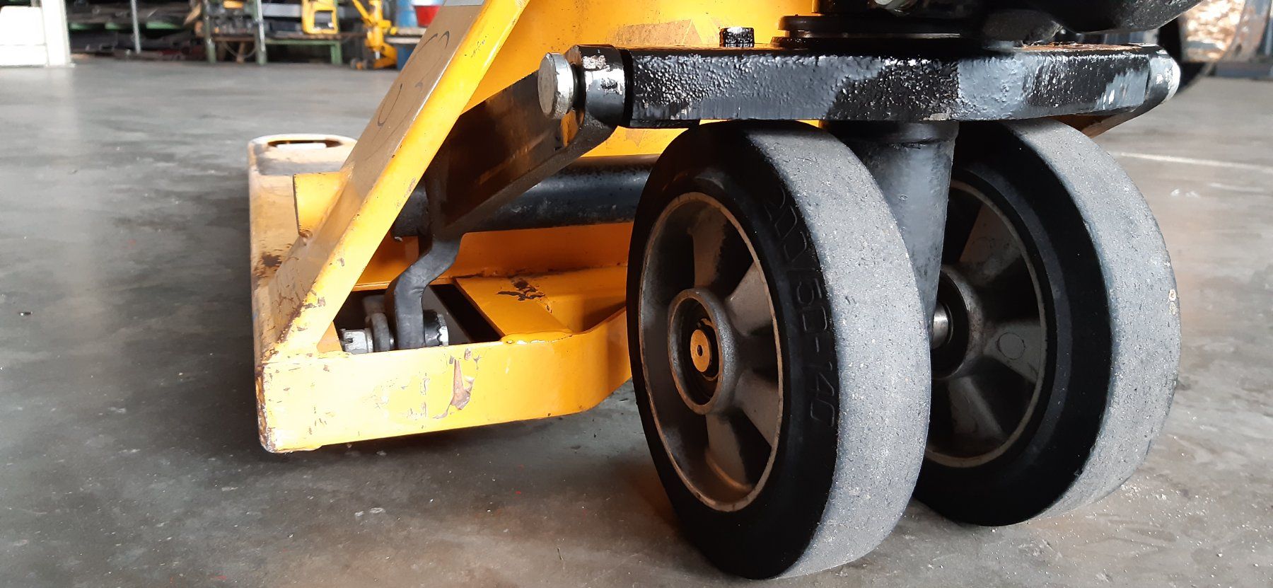 Carrelli elevatori e a forche: Paletthubwagen Edilsider – Usato da Muolen venduto da Profi010 2