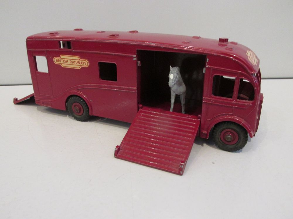 HORSE VAN " Dinky Toys Nr.581 " 143 OVP TOP TOP ! ! ! Kaufen auf Ricardo